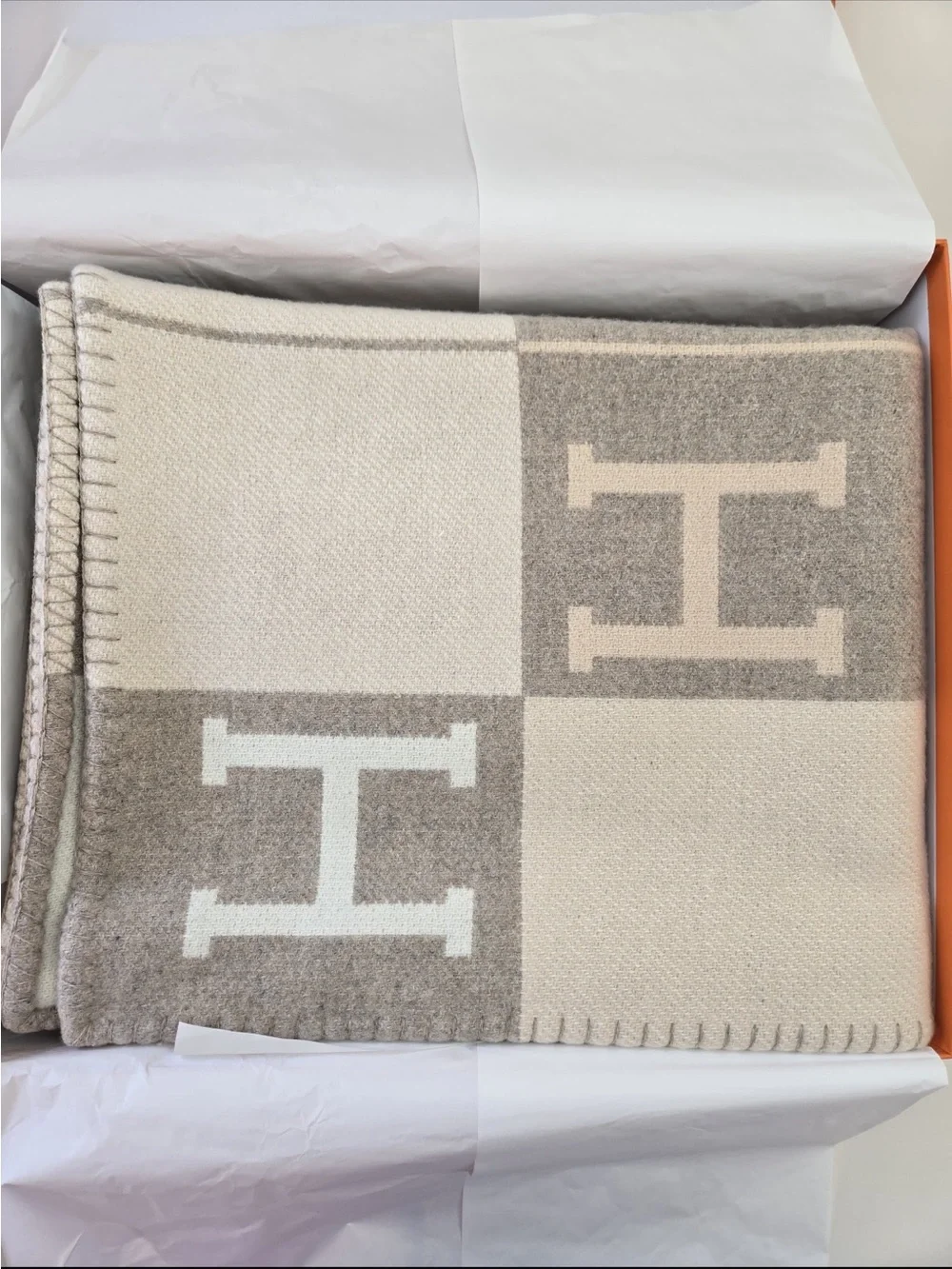 Hermes Avalon lll throw
